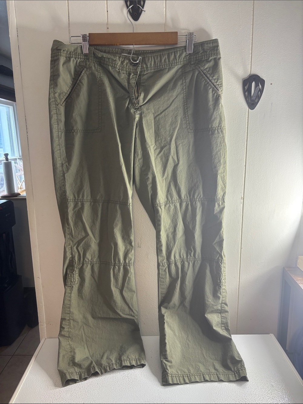 516 - Womans Olive Green Pants